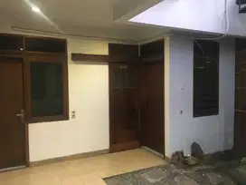Disewa Rumah Baru Renov Cocok Untuk Kantor & Mess di Batununggal