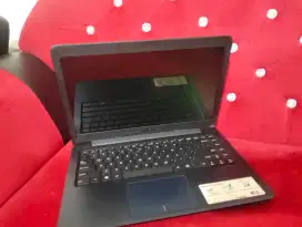 Asus e402y slim AMD e2-7015/SSD 256+RAM 4 ddr4 siap kerja