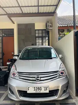 Grand Livina 1.5 Automatic type Ultimate Tahun 2013