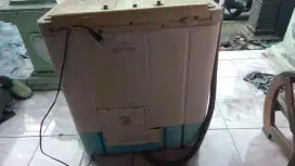 Mesin Cuci 2 Tabung Sanyo Smart Beauty – Kondisi Bekas