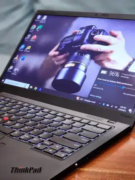Lenovo ThinkPad X1 Carbon Core i7 16GB RAM Premium Laptop Layar QHD