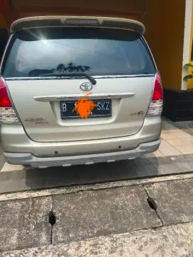 Dijual kijang innova AT 2011