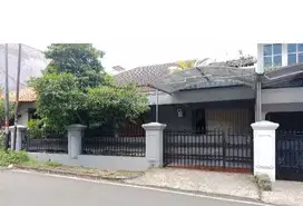 Rumah Strategis Jalan 2 Row Mobil Di Pondok Kelapa S8816