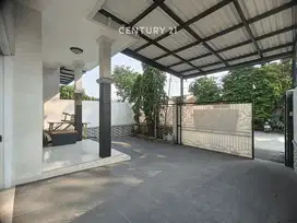 Rumah Bagus Pinggir Jalan Strategis Di Rawamangun S8783