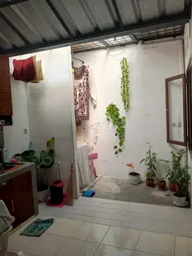 Rumah Siap Huni 3KT 2KM RKel RTamu Dapur lokasi strategis di Bintaro