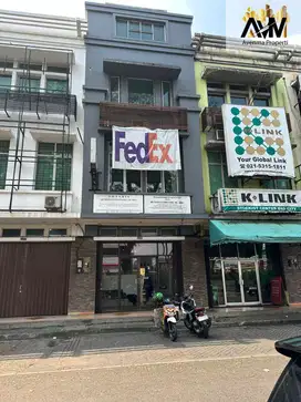 Dijual Ruko 3 Lantai Strategis Hadap Jalan Raya  Di BSD Tangerang