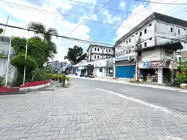 Dalam Ringroad Jogja, Tanah Selangkah Kampus UGM UNY