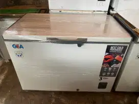 Gea frezeer box 330 liter ori mulus garansi