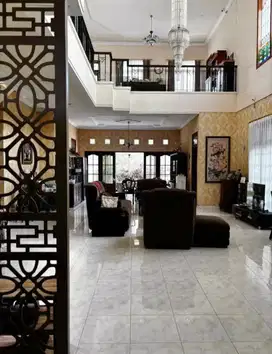Rumah Classic 2 Lt Murah Pakuwon Indah Dekat Citraland