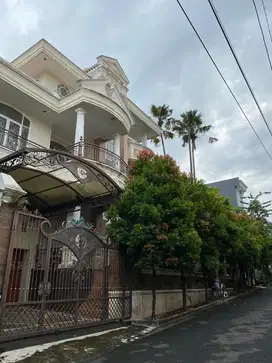 RUMAH 3 LANTAI DI JL BUKIT DUTA TIMUR BUKIT SARI BANYUMANIK SEMARANG