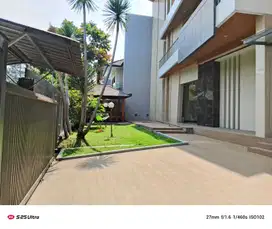 Rumah Mewah Besar Siap Huni di Batununggal Bandung