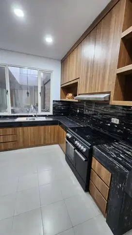 DIJUAL RUMAH GRAHA FAMILY FULL FURNISHED 2 LANTAI ADA SWIMMING POOL!