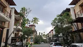 Dijual Rumah 3 Lantai Mewah dan Cantik Full Furnished di Bale Pakuan