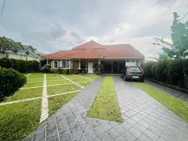 Villa Dengan Kolam Renang View Gunung Di Raya Puncak Gadog Megamendung