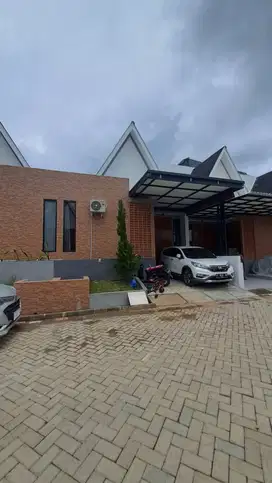 Rumah mewah bernady land siap huni