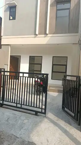 Ruko 2 lantai 1 kamar mandi
