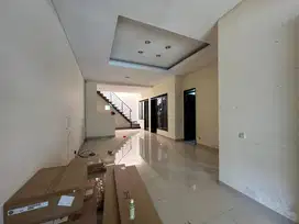 Dijual Rumah Minimalis Nyaman dan Strategis Di Singgasana Kota Bandung