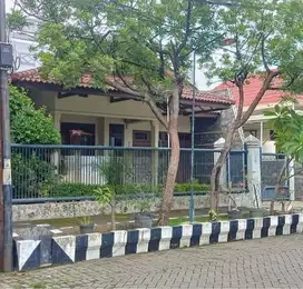 Jual Cepat Rumah Second terawat di Perumahan Area Kutisari, Surabaya