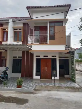 Rumah Murah Baru Jadi Siap Huni  posisi Hoek Rangkapan Jaya Baru Depok