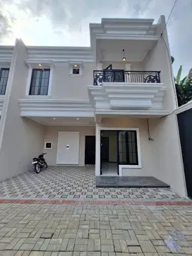 Dijual Rumah Mewah 2 Lantai Dekat RS. Citra Arafiq