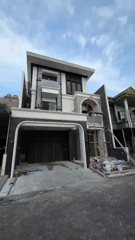Rumah American modern style baru gress citraland depan