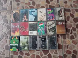 Kaset Pita koleksi ada lagu luar negeri&dalam negeri,kondisi normal