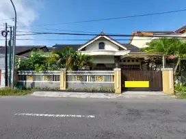 DIJUAL RUMAH TANAH LUAS 201 M2 DEKAT KAMPUS ISI YOGYAKARTA