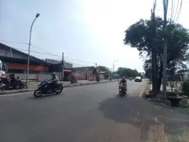Disewakan Gudang Bagus Siap Pakai Di Jalan Raya Bekasi Dekat Akses Tol