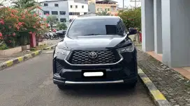 Toyota zenix v hybrid modelista 2022 hitam