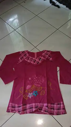 Atasan wanita merah