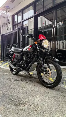 W175 TR 2020 plat G like new