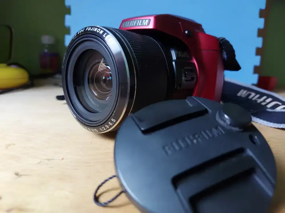 Fujifilm s9200 (prosumer)