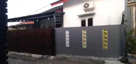 Rumah bangunan baru, bersih dan terawat