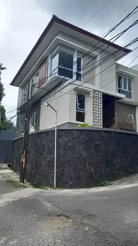 Dijual Rimah Bagus Minimalis Baru Cigadung
