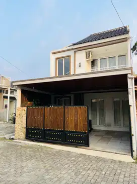 Cluster dekat gedung DPRD, dekat exit tol Ungaran