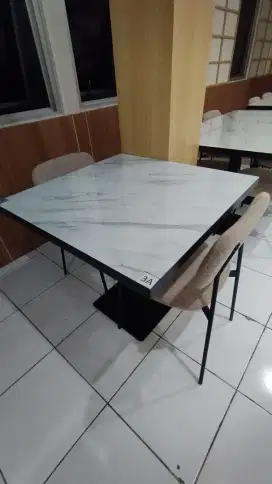 meja makan untuk usaha