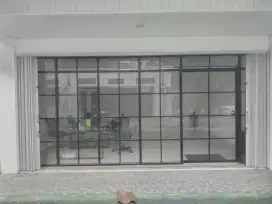 Pintu kaca American style