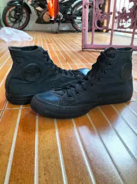 Sepatu converse full black uk.44 ori second