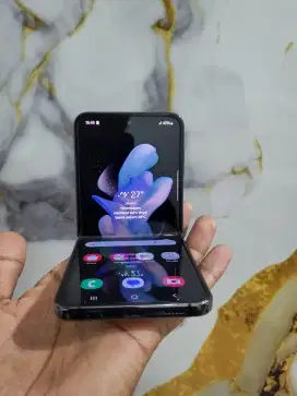 Samsung z flip 4 ram 8/256 resmi