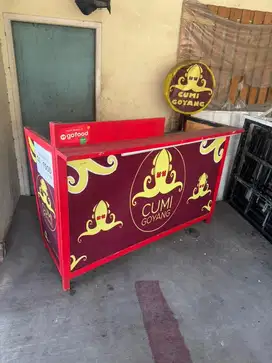 Gerobak datar sudah tidak pakai