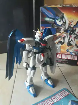 DIJUAL ROBOT GUNDAM