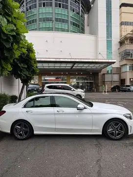 Mercedes-Benz C300 2019 Bensin