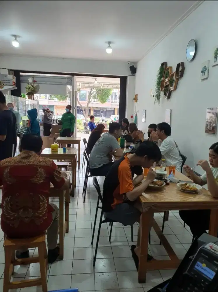 Lowongan kerja WANITA di tempat makan warteg prasmanan ruko