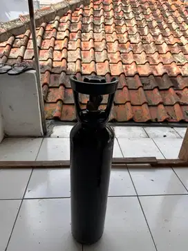 Tabung oksigen bekas