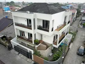 TURUN HARGA Rumah Modern Tropis Dalam kompleks Di Jatibening Bekasi Ja
