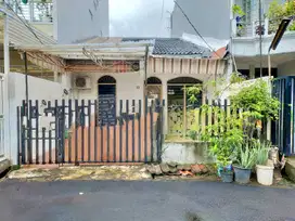 DIJUAL CEPAT RUMAH TUA KELAPA GADING, LOKASI STRATEGIS HARGA NEGO