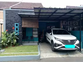 Rumah apik terawat dalam cluster di Cibinong