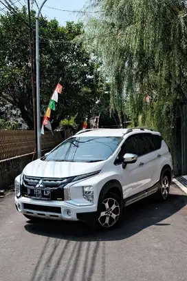Mitsubishi Xpander Cross Dashlift 2021 akhir facelift AT matic putih