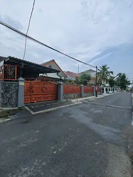 TURUN HARGA Rumah Dalam Komplek Mewah Jatiwaringin Jakarta Timur