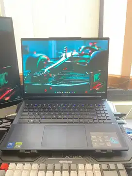 MSI Laptop Gaming/Creator STEALTH 16 AI Studio